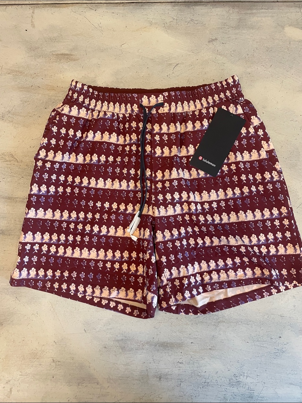 lululemon NWT athletica Men's Burgundy Patterned Athletic Shorts